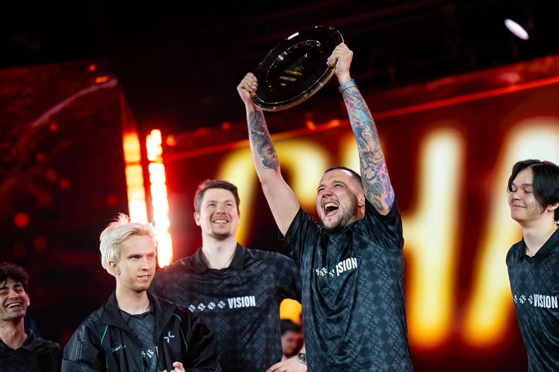 Parivision Juara DOTA 2 EWC 2026