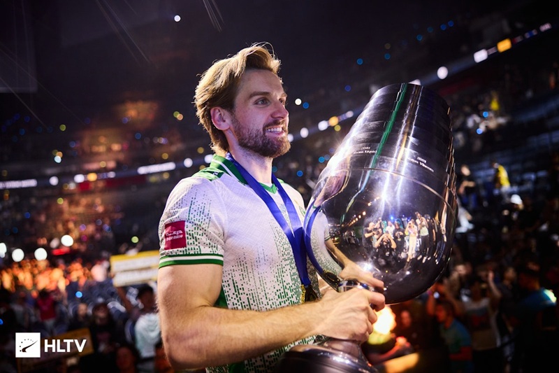 NiKo Antarkan Team Falcons Juara IEM Cologne 2026