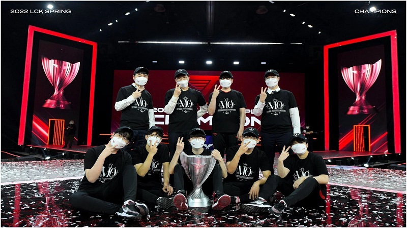 Kalahkan Gen.G di Final LCK, T1 LoL Buat Sejarah Baru!