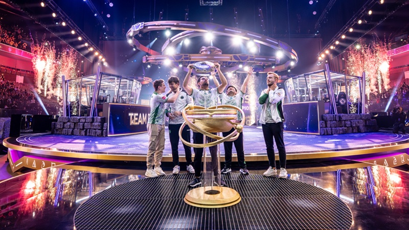 TI 2025: Team Falcons Juara Dunia Usai Laga Dramatis di Grand Final