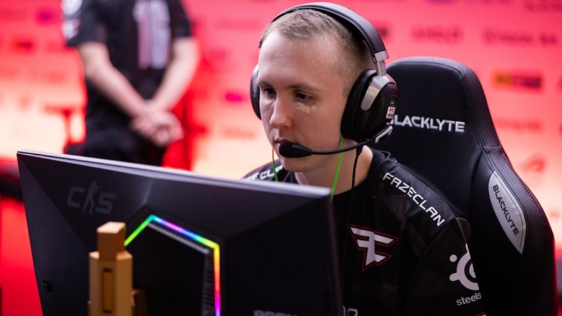 Ropz Resmi Tinggalkan FaZe Clan: Akhir dari Perjalanan Tiga Tahun