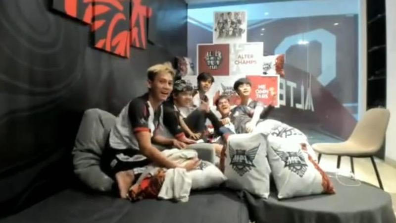 Alter Ego Bantai Balik RRQ Hoshi di MPL Invitational