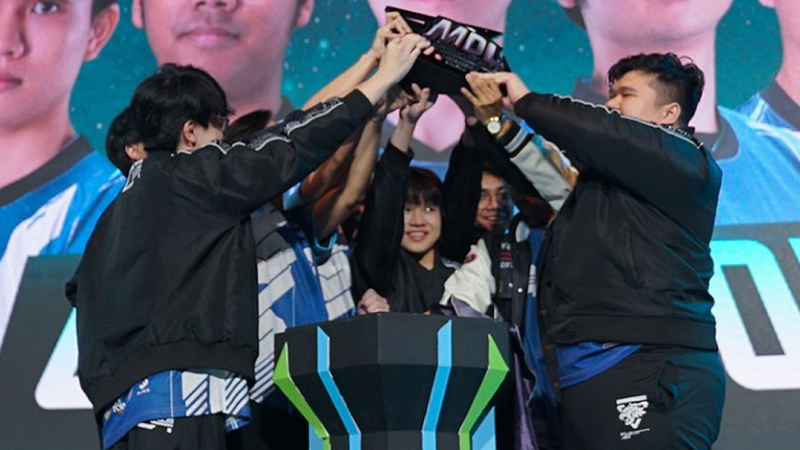 Pulangkan DEWA United Esports, EVOS ICON Kembali Koleksi Trofi MDL