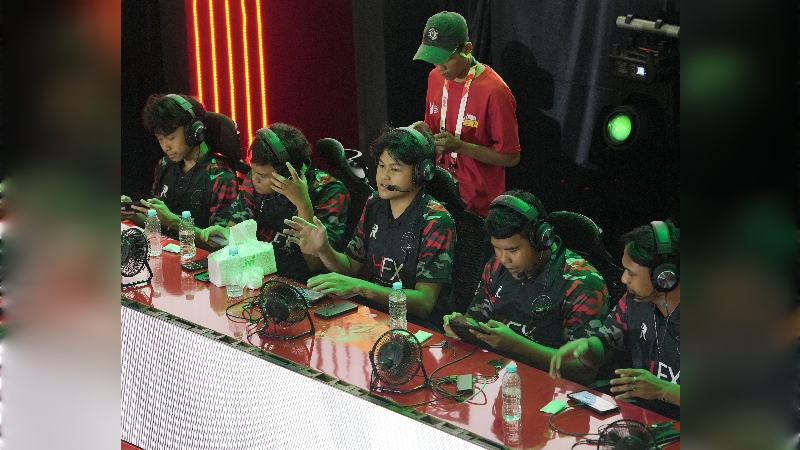 (LEN 2023) Hasil Imbang HFX vs DU Hades Diwarnai Player Cidera