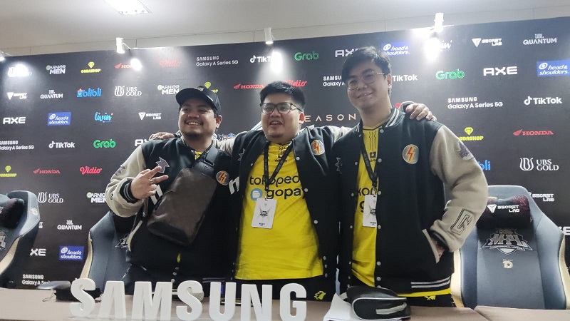 Ohmyv33nus Abaikan Ancaman ONIC di M4, Ini Reaksi Coach Yeb