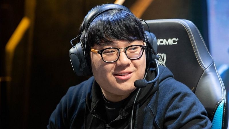 Juara Dunia LoL Menang Duel Meski Main Dengan 1 Tangan