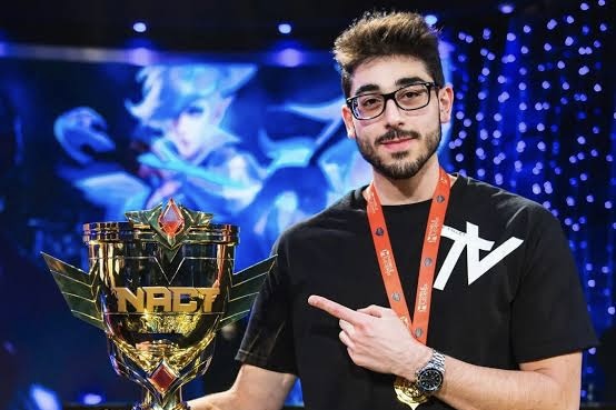 MobaZane Akui Tidak Kaget Dengar Tim Outplay Akan Bubar