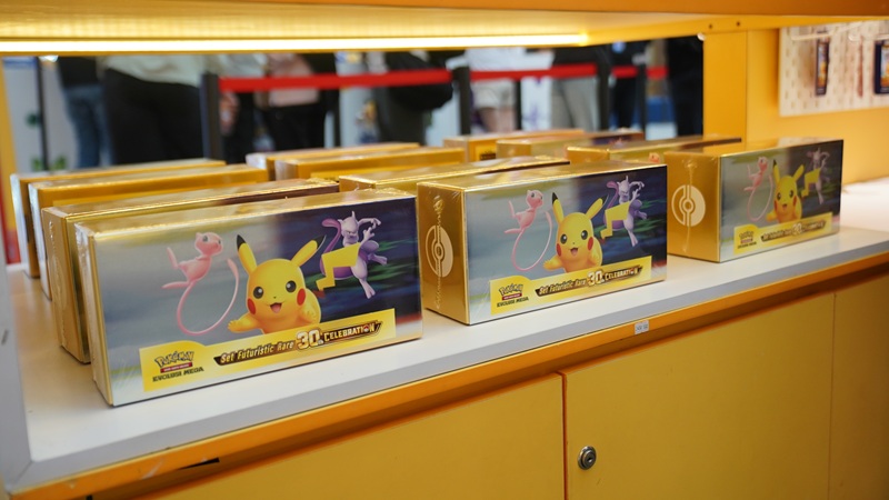 Set Futuristic Rare Pokémon 30th CELEBRATION Resmi Hadir di Indonesia, Bawa 2 Kartu Promo Pikachu ex