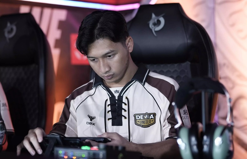 Muezza Resmi Tinggalkan Dewa United Esports