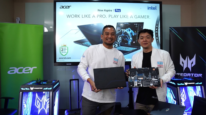 (Kanan) Renaldy Felani, Gaming Marketing Communications Manager dan (Kiri) Matius Tirtawirya, Product Manager Acer Indonesia 